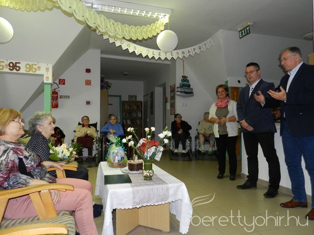 95. születésnapot ünnepeltünk 18